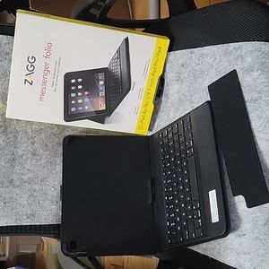 Zagg Tablet Keyboard Case NEW